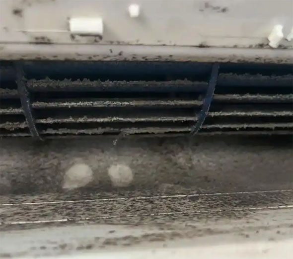 融水空调吹的风有股烧焦味是怎么回事